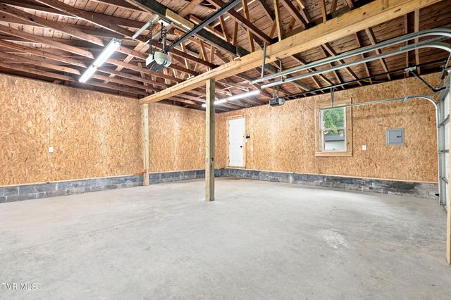 707 Cooks Valley Road, Kingsport, TN 37664