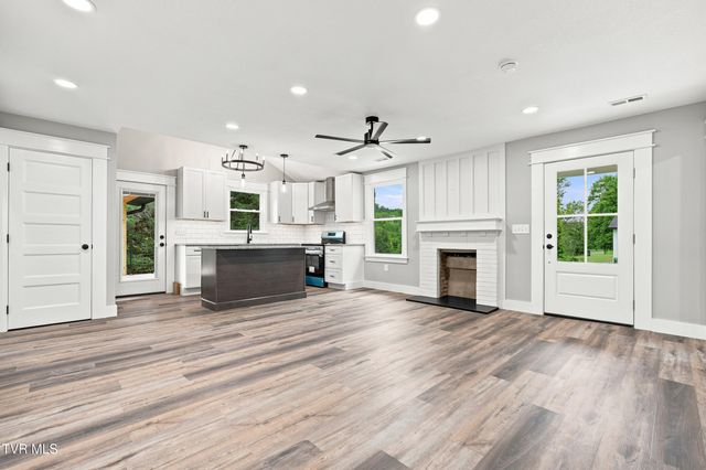 707 Cooks Valley Road, Kingsport, TN 37664