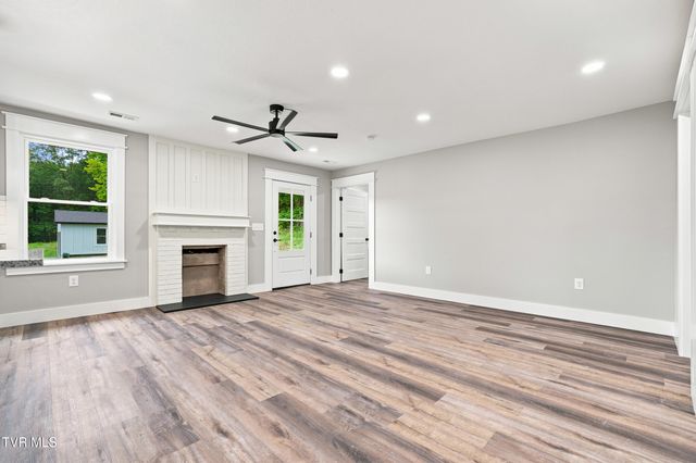 707 Cooks Valley Road, Kingsport, TN 37664
