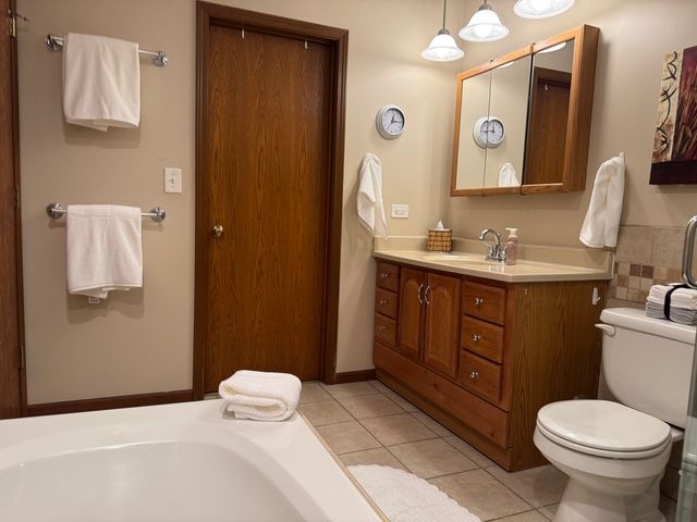 530 Cypress Bridge Road, Lake Zurich, IL 60047