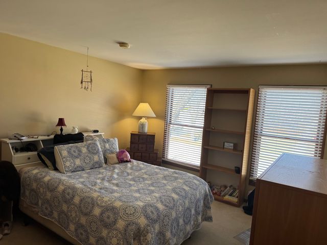 530 Cypress Bridge Road, Lake Zurich, IL 60047