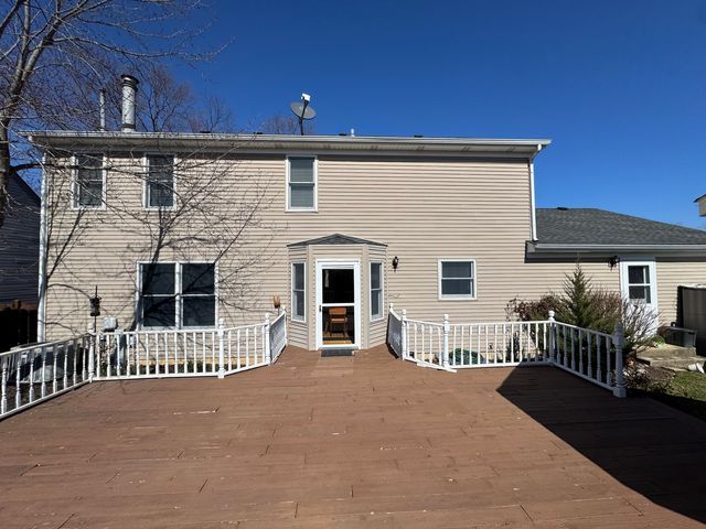 530 Cypress Bridge Road, Lake Zurich, IL 60047