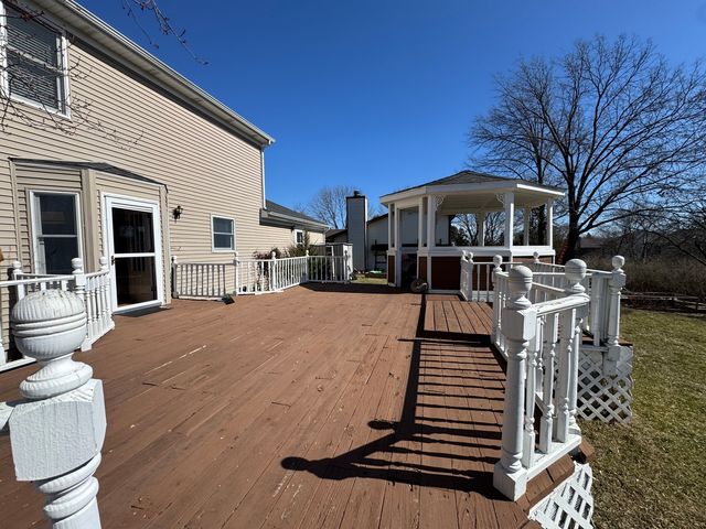 530 Cypress Bridge Road, Lake Zurich, IL 60047