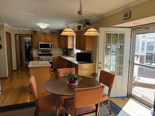 530 Cypress Bridge Road, Lake Zurich, IL 60047