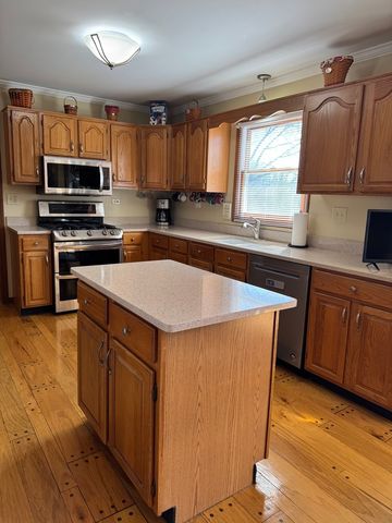 530 Cypress Bridge Road, Lake Zurich, IL 60047