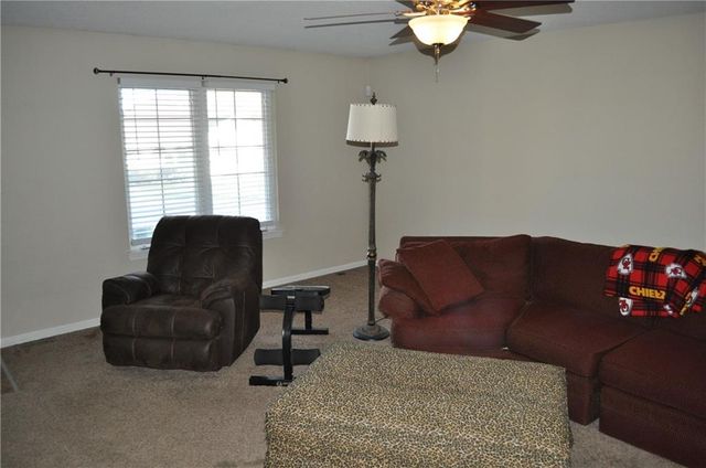 3404 N 9th Street, St Joseph, MO 64505