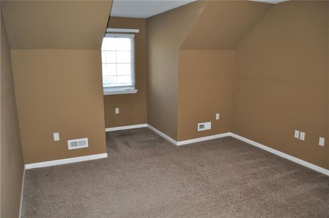 3404 N 9th Street, St Joseph, MO 64505