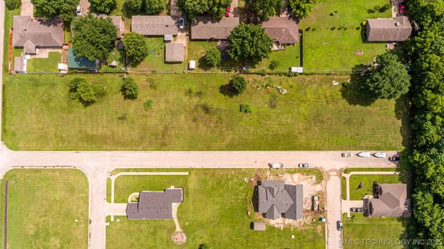 406 W 7th Street, Dewey, OK 74029