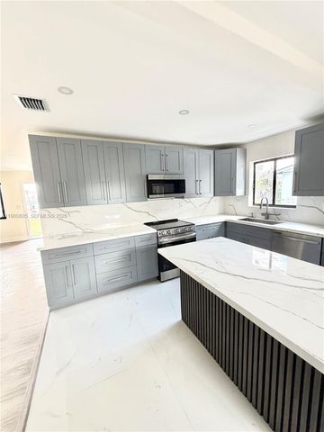 3740 NW 188th St, Miami Gardens, FL 33055