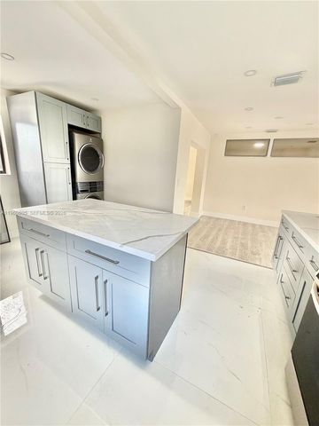 3740 NW 188th St, Miami Gardens, FL 33055