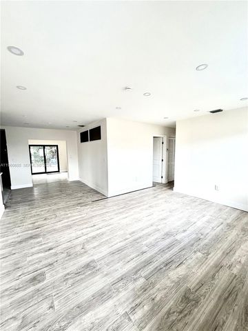 3740 NW 188th St, Miami Gardens, FL 33055