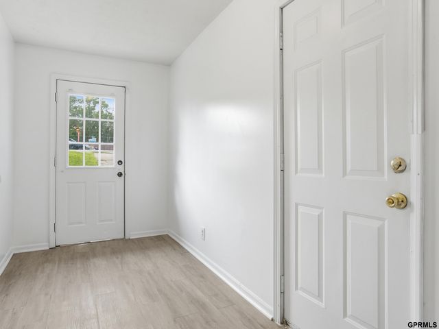 2612 W Chandler Road, Bellevue, NE 68147