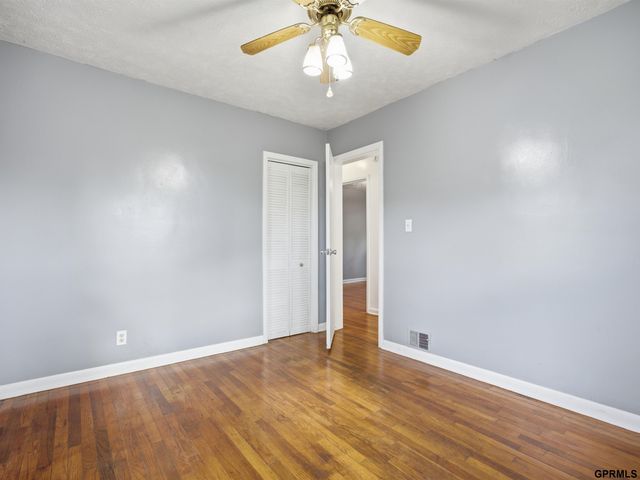 2612 W Chandler Road, Bellevue, NE 68147