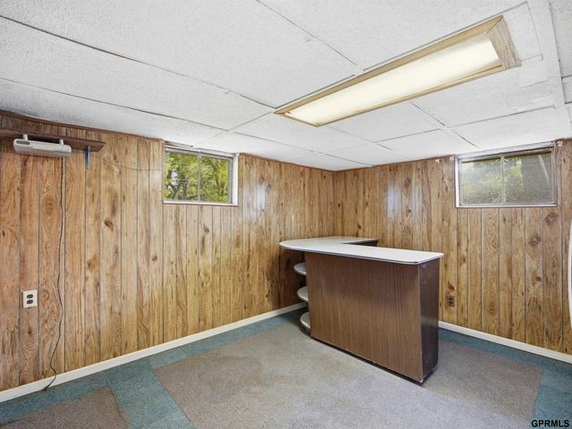 2612 W Chandler Road, Bellevue, NE 68147