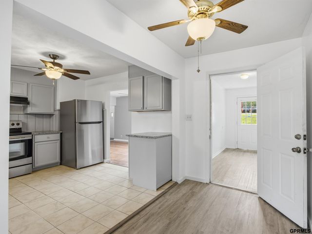 2612 W Chandler Road, Bellevue, NE 68147