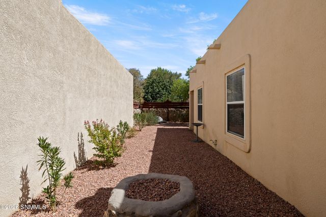 891 Chateau Drive, Las Cruces, NM 88005