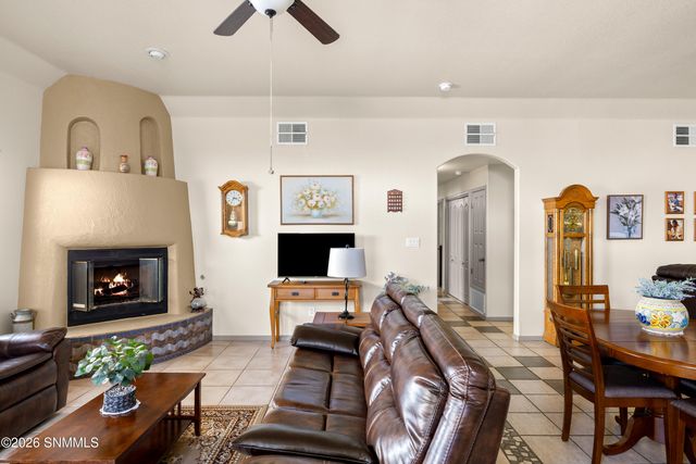 891 Chateau Drive, Las Cruces, NM 88005