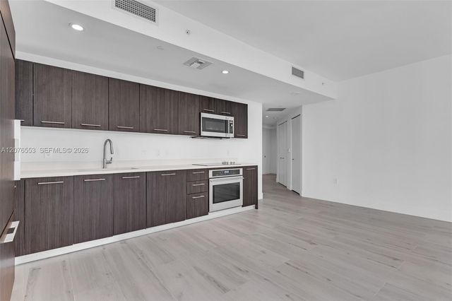 45 SW 9th Street 1706, Miami, FL 33130