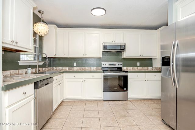 21455 E Edgewood Drive, Saucier, MS 39574