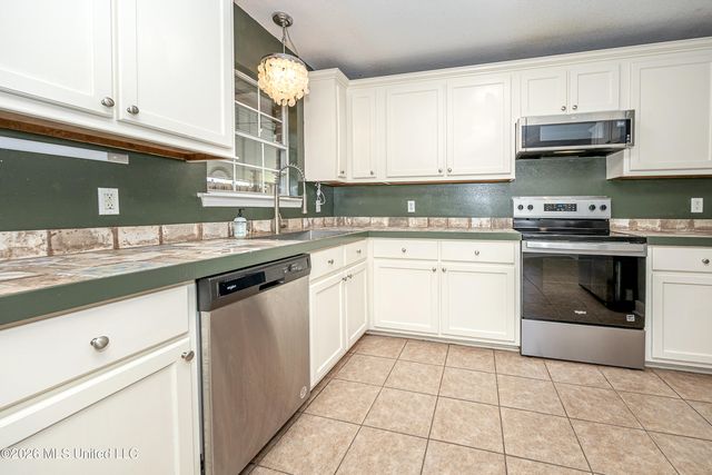 21455 E Edgewood Drive, Saucier, MS 39574