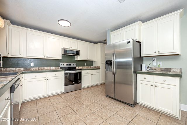 21455 E Edgewood Drive, Saucier, MS 39574