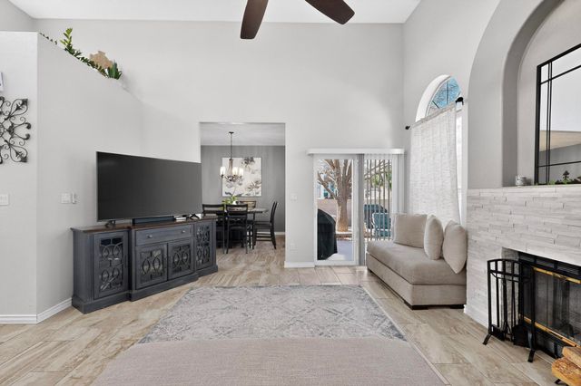 4525 Palmyra Avenue NW, Albuquerque, NM 87114