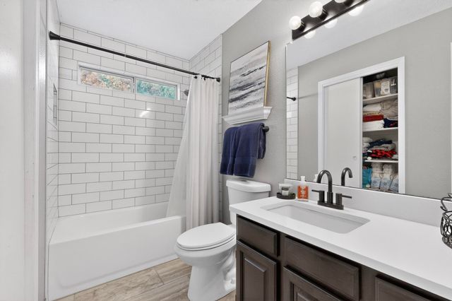 4525 Palmyra Avenue NW, Albuquerque, NM 87114