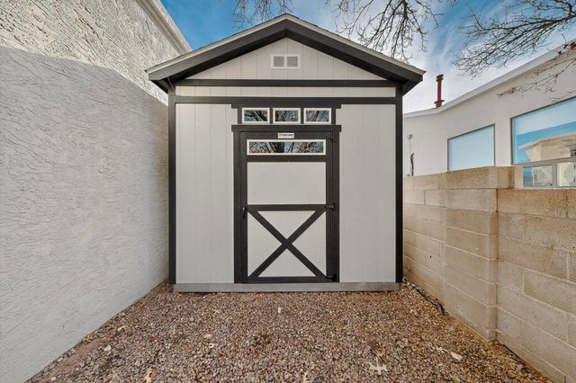 4525 Palmyra Avenue NW, Albuquerque, NM 87114