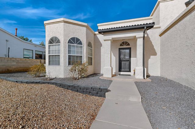 4525 Palmyra Avenue NW, Albuquerque, NM 87114
