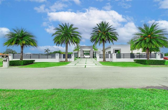 13052 NW 102nd Avenue, Hialeah Gardens, FL 33018