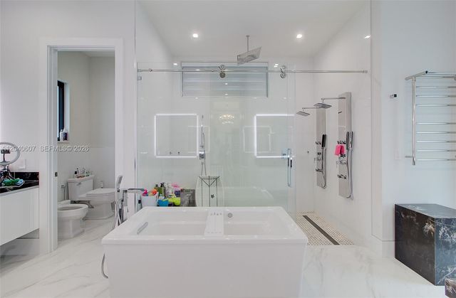 13052 NW 102nd Avenue, Hialeah Gardens, FL 33018