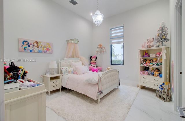 13052 NW 102nd Avenue, Hialeah Gardens, FL 33018