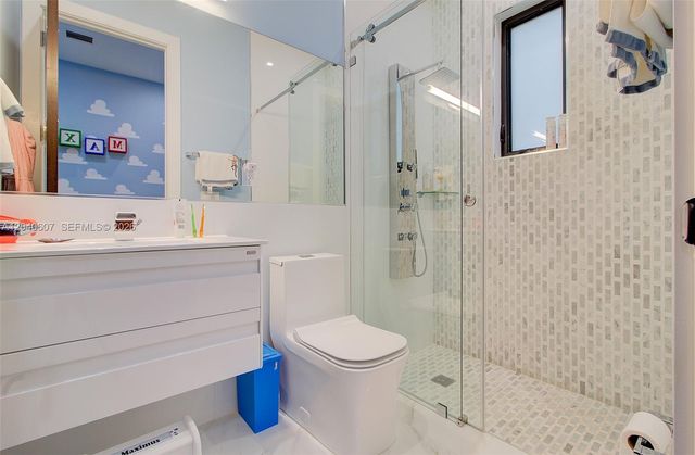 13052 NW 102nd Avenue, Hialeah Gardens, FL 33018