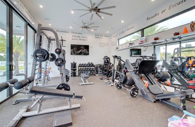 13052 NW 102nd Avenue, Hialeah Gardens, FL 33018