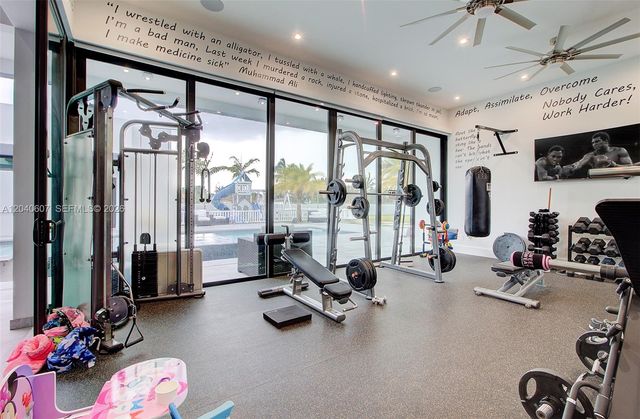 13052 NW 102nd Avenue, Hialeah Gardens, FL 33018