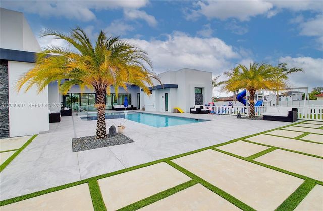 13052 NW 102nd Avenue, Hialeah Gardens, FL 33018