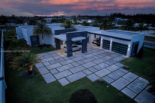 13052 NW 102nd Avenue, Hialeah Gardens, FL 33018