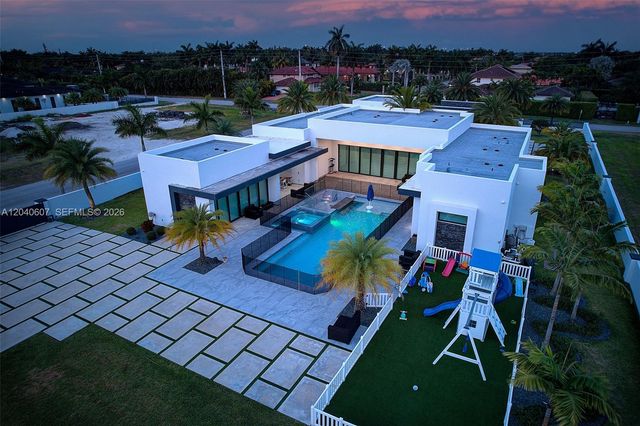 13052 NW 102nd Avenue, Hialeah Gardens, FL 33018