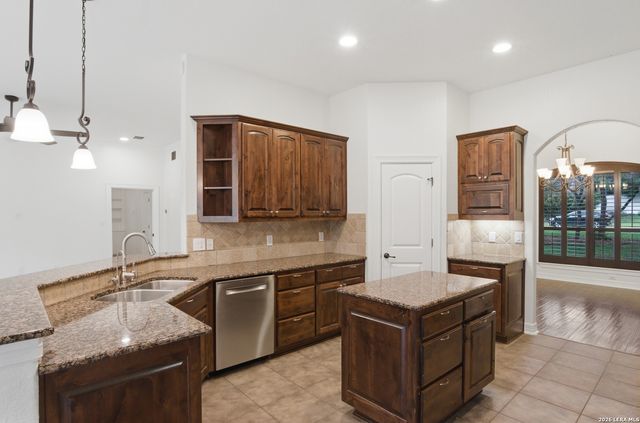 8524 VERANO DR, San Antonio, TX 78266