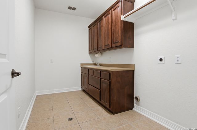 8524 VERANO DR, San Antonio, TX 78266