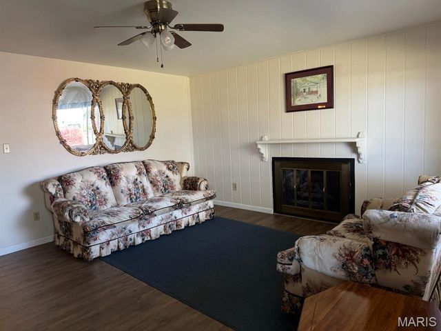 2620 Carolyn Boulevard, Granite City, IL 62040