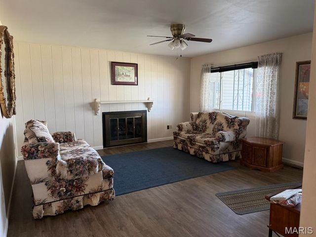 2620 Carolyn Boulevard, Granite City, IL 62040