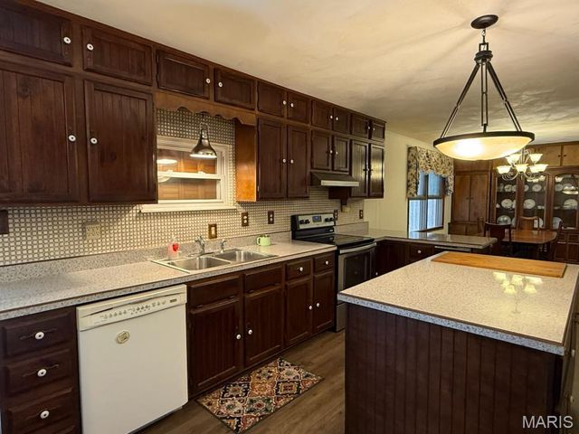 2620 Carolyn Boulevard, Granite City, IL 62040