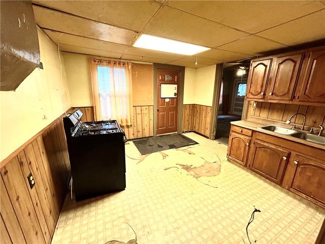 5 Sauer Place, Rochester, NY 14620