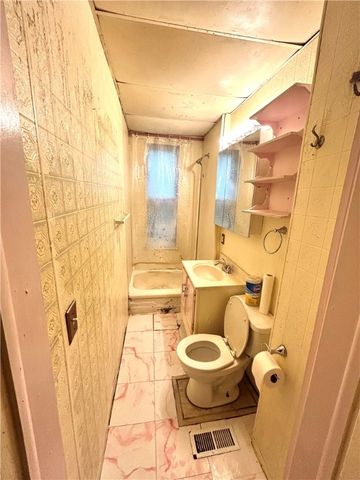 5 Sauer Place, Rochester, NY 14620