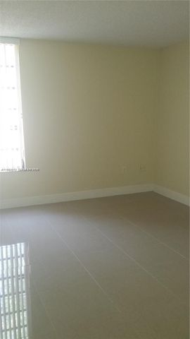 8810 Fontainebleau Blvd 110, Miami, FL 33172