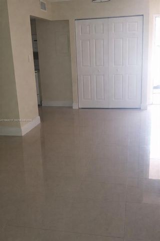 8810 Fontainebleau Blvd 110, Miami, FL 33172