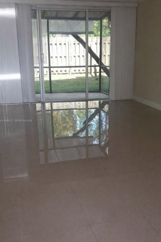 8810 Fontainebleau Blvd 110, Miami, FL 33172