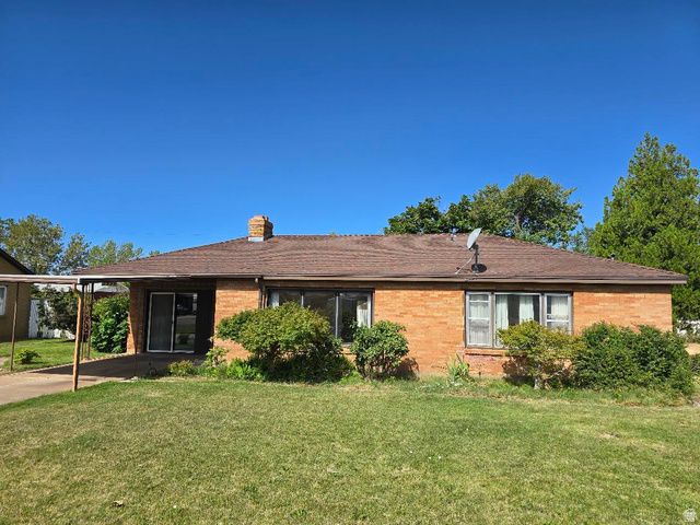 5339 S 2000 W, Roy, UT 84067