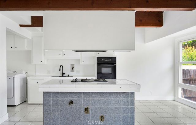 125 E Buckthorn, Inglewood, CA 90301